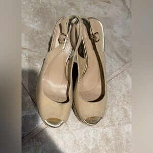 Tahari Beige Espadrille Wedge Sandals Peep Toe Slingback Size 6M